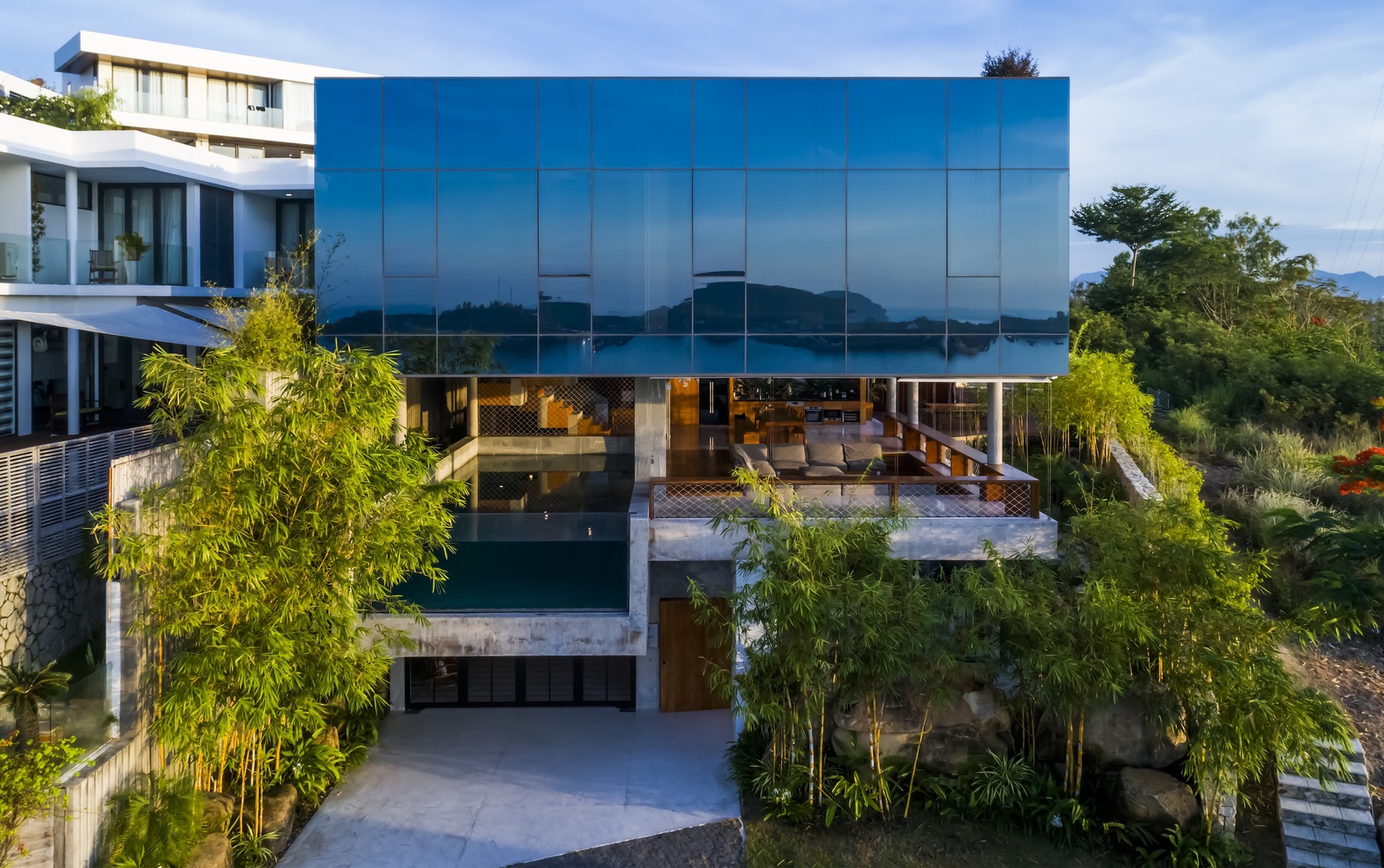 Skyvilla Residence